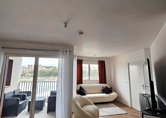 Confortable F4 Tout Pres De Paris