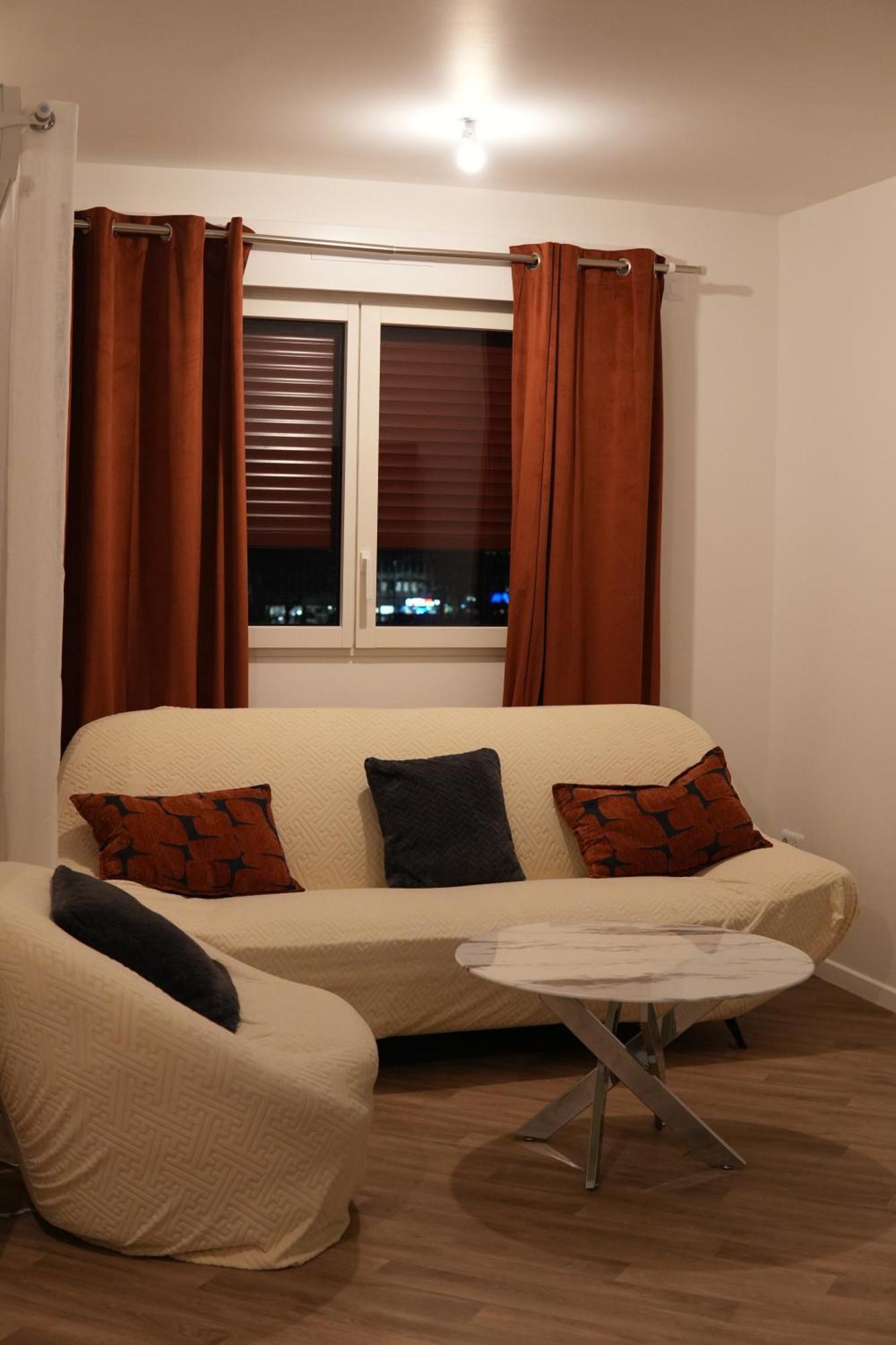 Confortable F4 Pres De Paris Apartment *